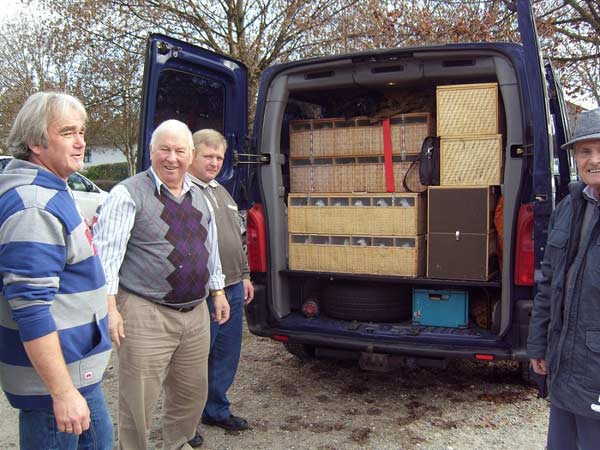 voller Bus mit Lahore nach Buchloe